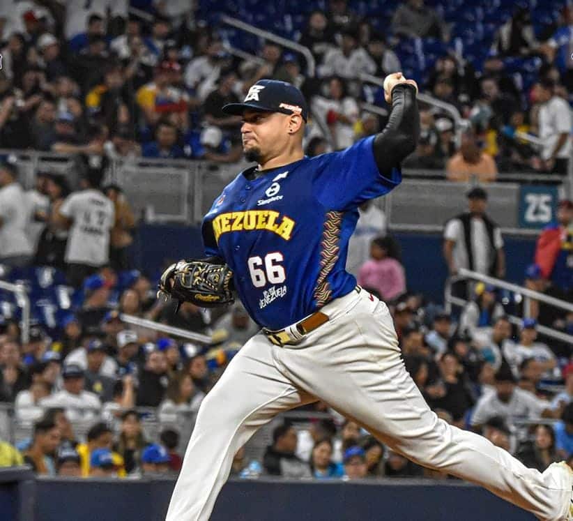 El abridor zurdo, Ángel Padrón, hizo historia al tirar el segundo sin hit ni carrera de la historia de Serie del Caribe