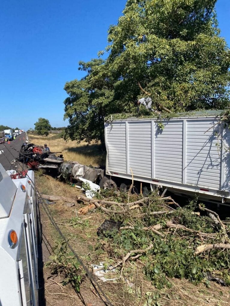 Accidente de tráiler en Elota