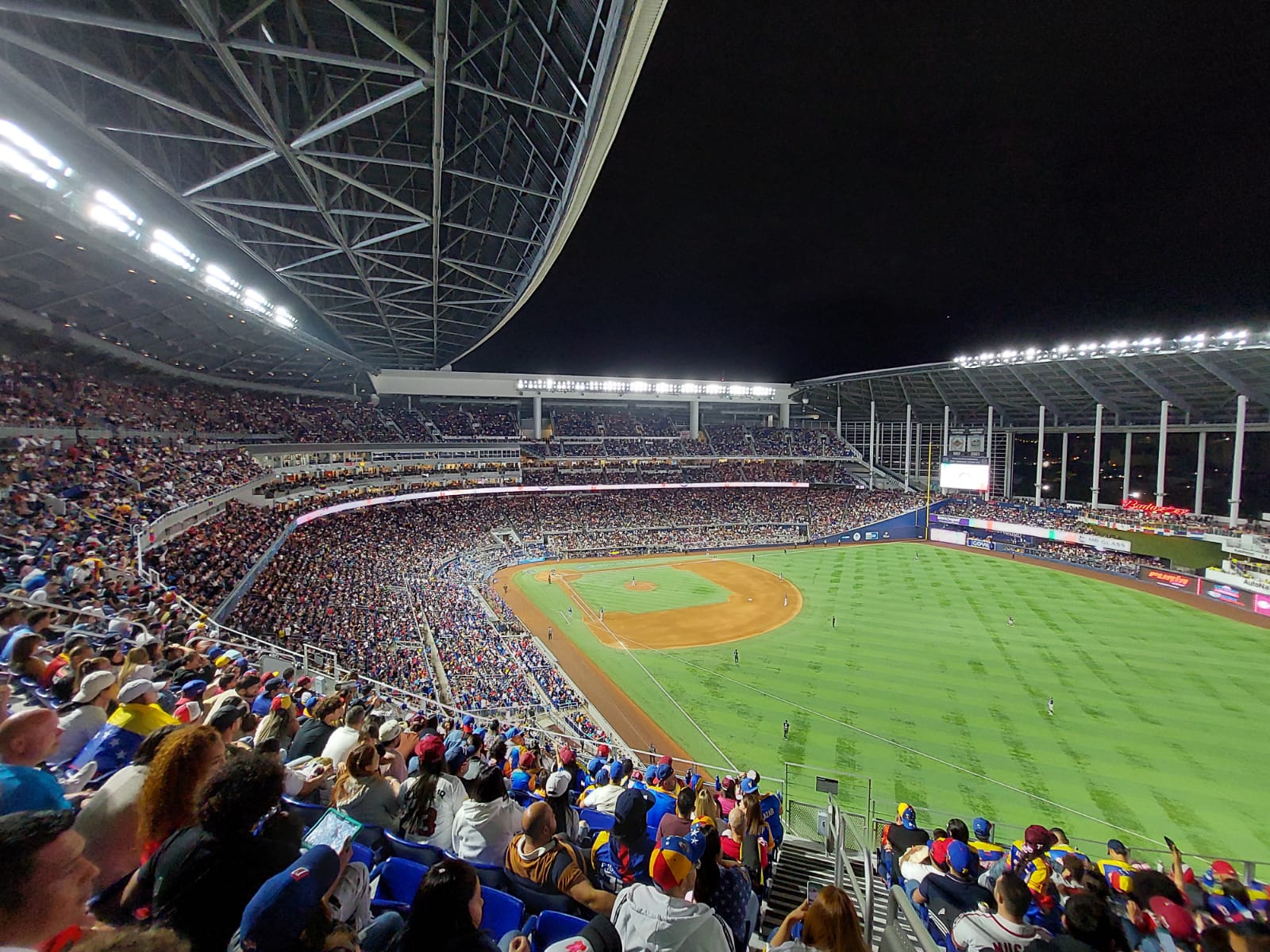 Con récord de asistencia en la final de la Serie del Caribe