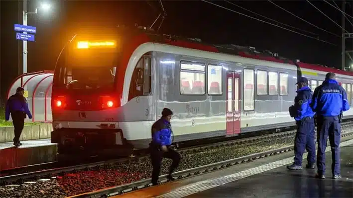 Abaten a joven que secuestró a 15 personas al interior de un tren en Suiza