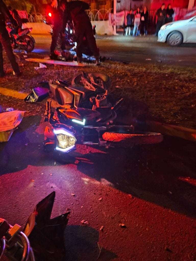 El accidente ocurrió por la avenida Mazatlán, del fraccionamiento Fovissste Playa Azul.