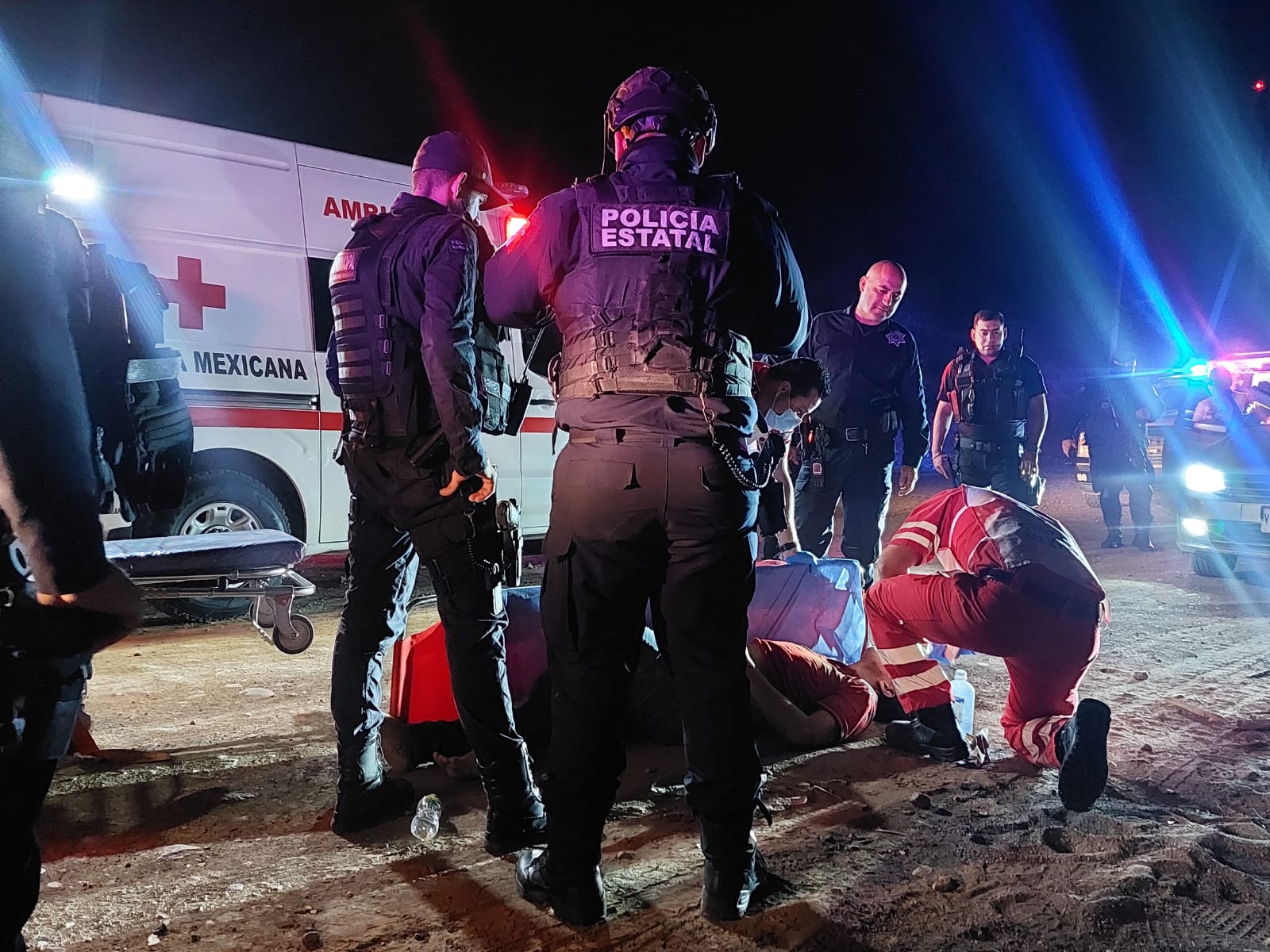 El joven fue localizado a un costado de la barda perimetral del complejo Residencial La Primavera.