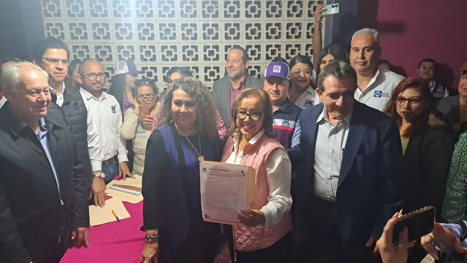 Alba Virgen Montes se registra como aspirante a la alcaldía en Guasave