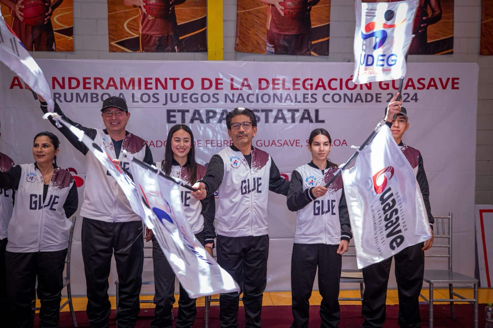 alcalde de Guasave, encabeza abanderamiento de la delegación los Juegos Conade en etapa estatal