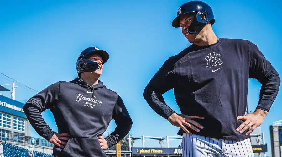 Alex Verdugo y Aaron Judge juntos en pretemporada de Yankees de Nueva York