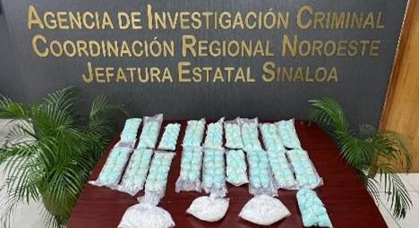 Pastillas de fentanilo aseguradas por policías de la Fiscalía General de la República (FGR)