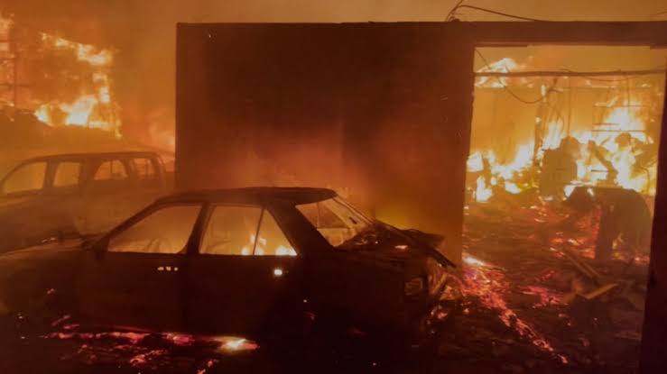 Aumentan a 122 los muertos por incendios forestales de Chile