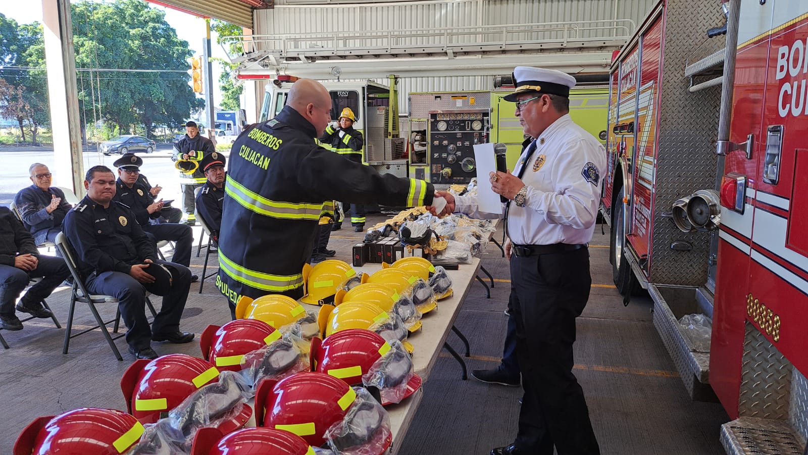 comandante de Bomberos de Culiacán, Efraín Araujo Zazueta