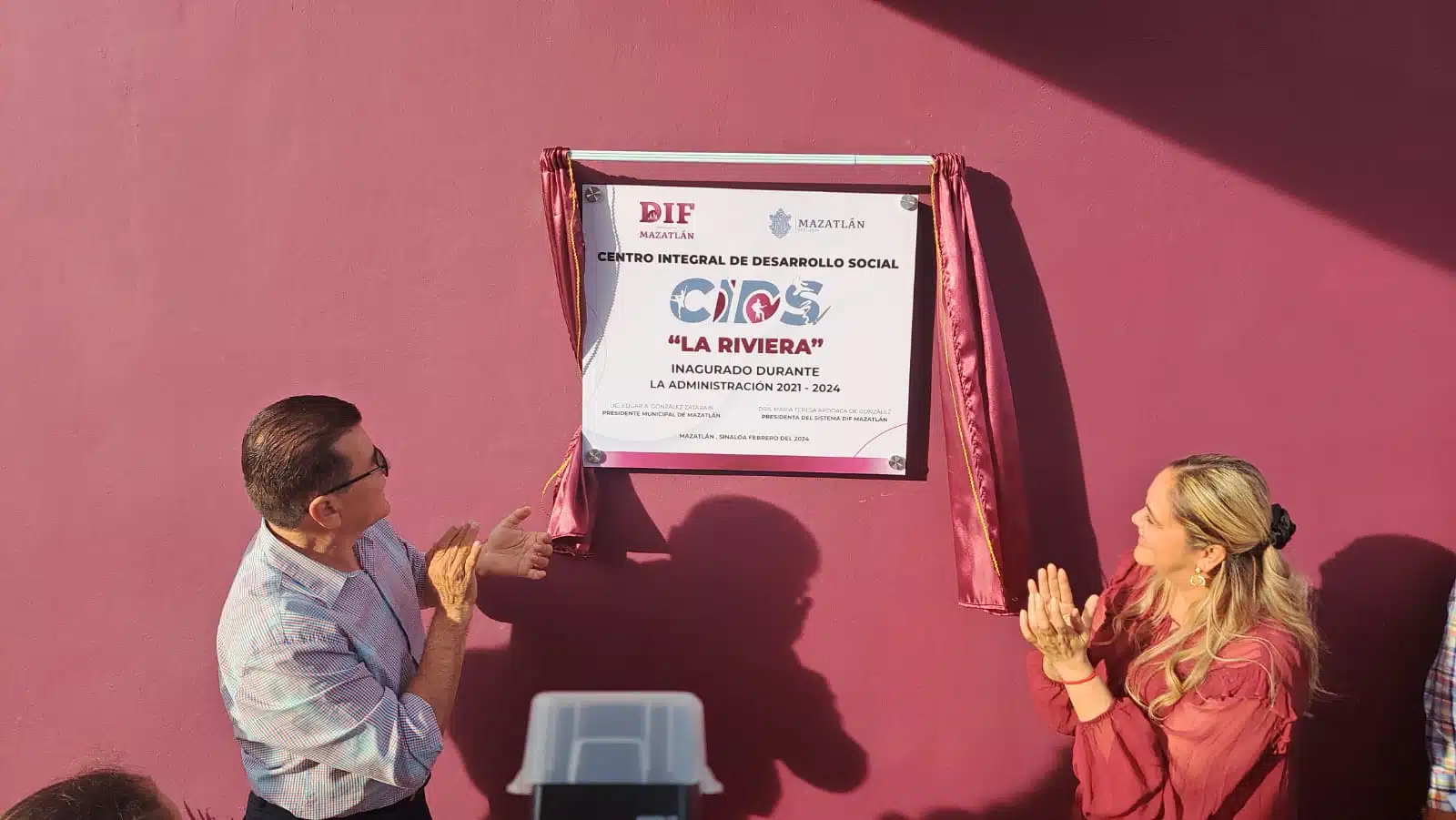 Édgar González Zataráin, presidente municipal de Mazatlán, y Maria Teresa Apodaca Muñoz, presidenta de DIF Mazatlán, inauguraron el Centro de Integración de Desarrollo Social