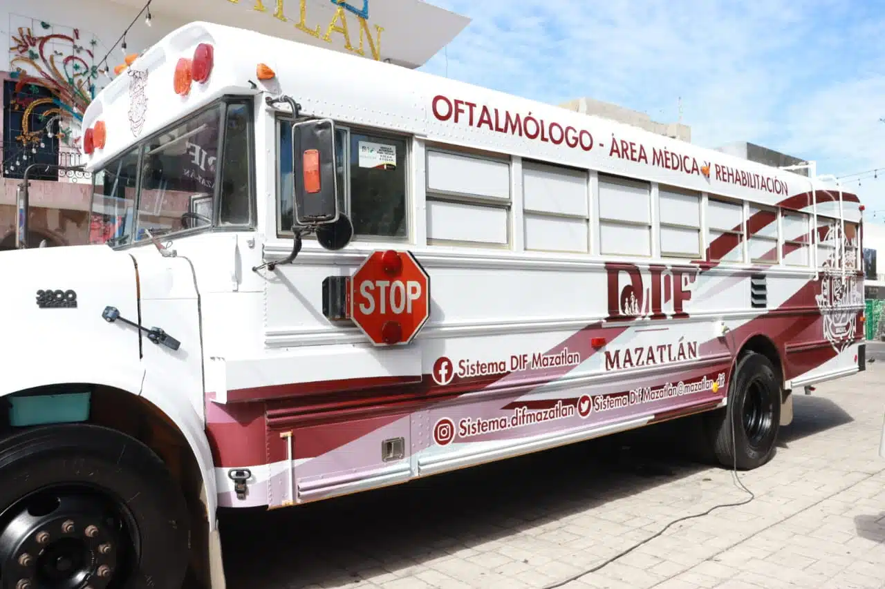 Camión de la Salud de DIF Mazatlán