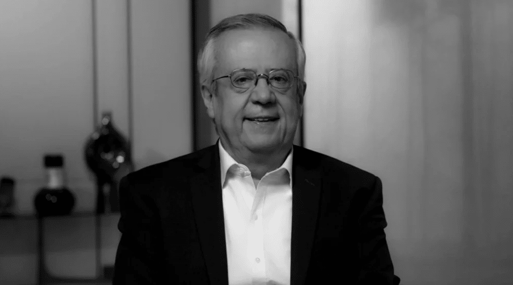 Despiden en funeral al economista Carlos Urzúa