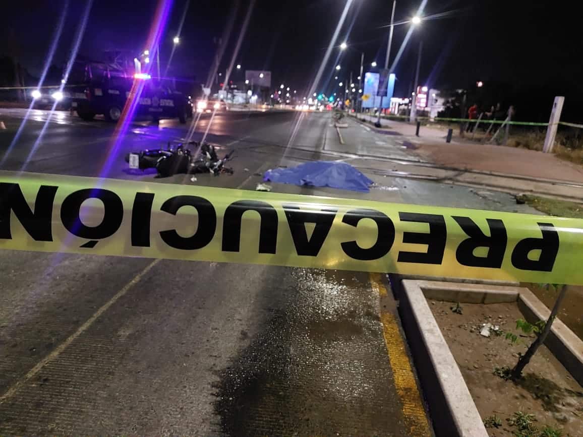 El motociclista murió al instante tras el accidente.