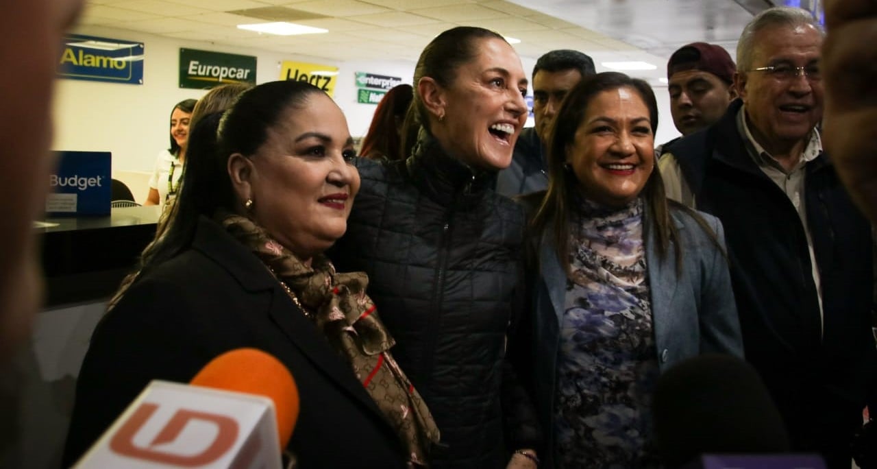 Claudia Sheinbaum en su llegada este sábado a Culiacán.