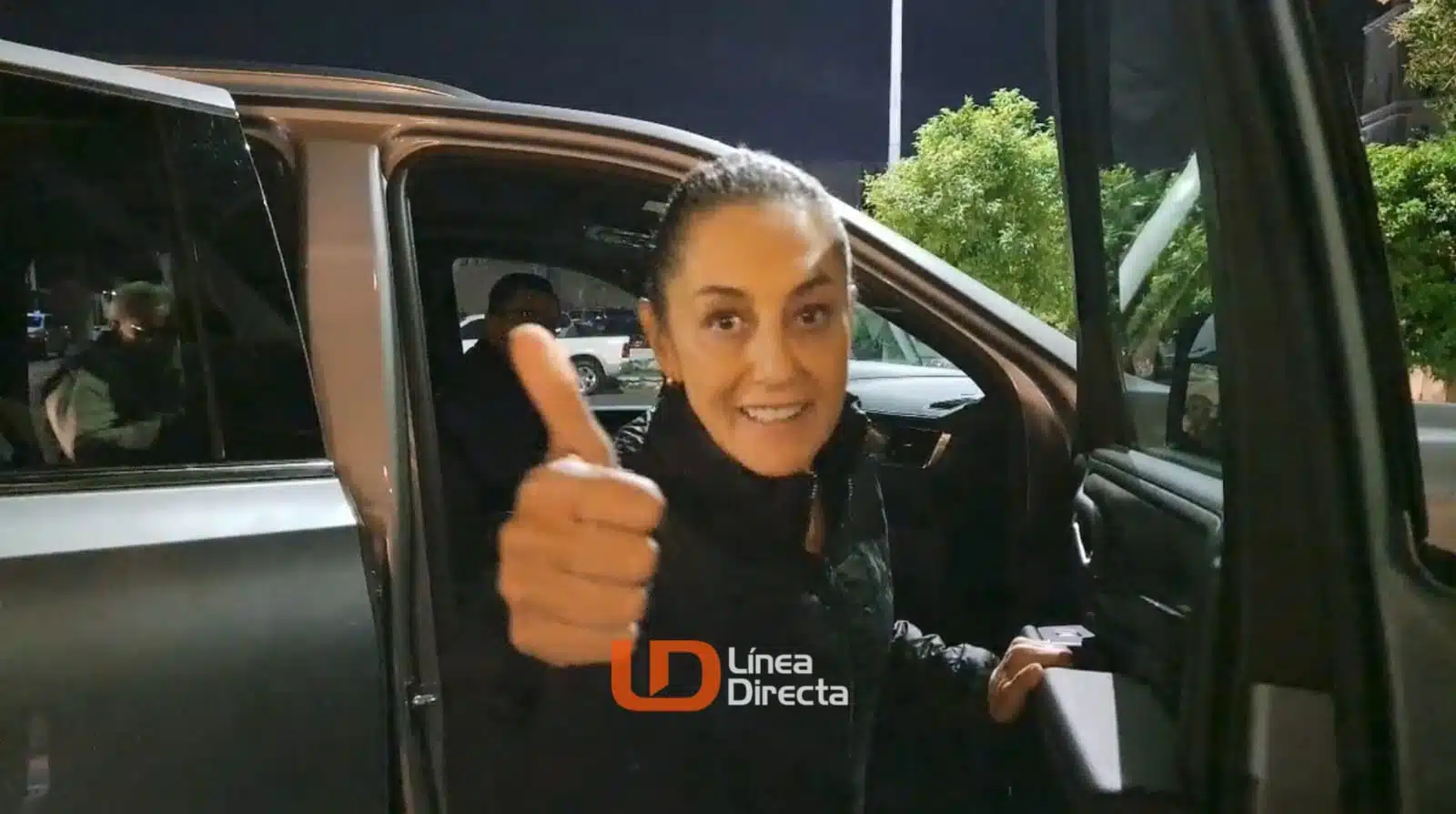 Claudia Sheinbaum Pardo cena en un conocido restaurante de Culiacán, como parte de su gira por Sinaloa.