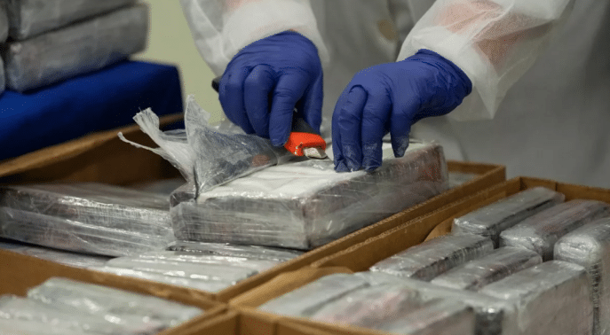 Decomisan cerca de 1.5 toneladas de clorhidrato de cocaína en Ecuador