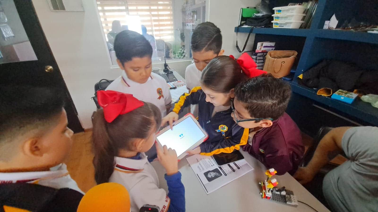 alumnos de tercero y cuarto grado de primaria del Colegio Martin Luther de Los Mochis,