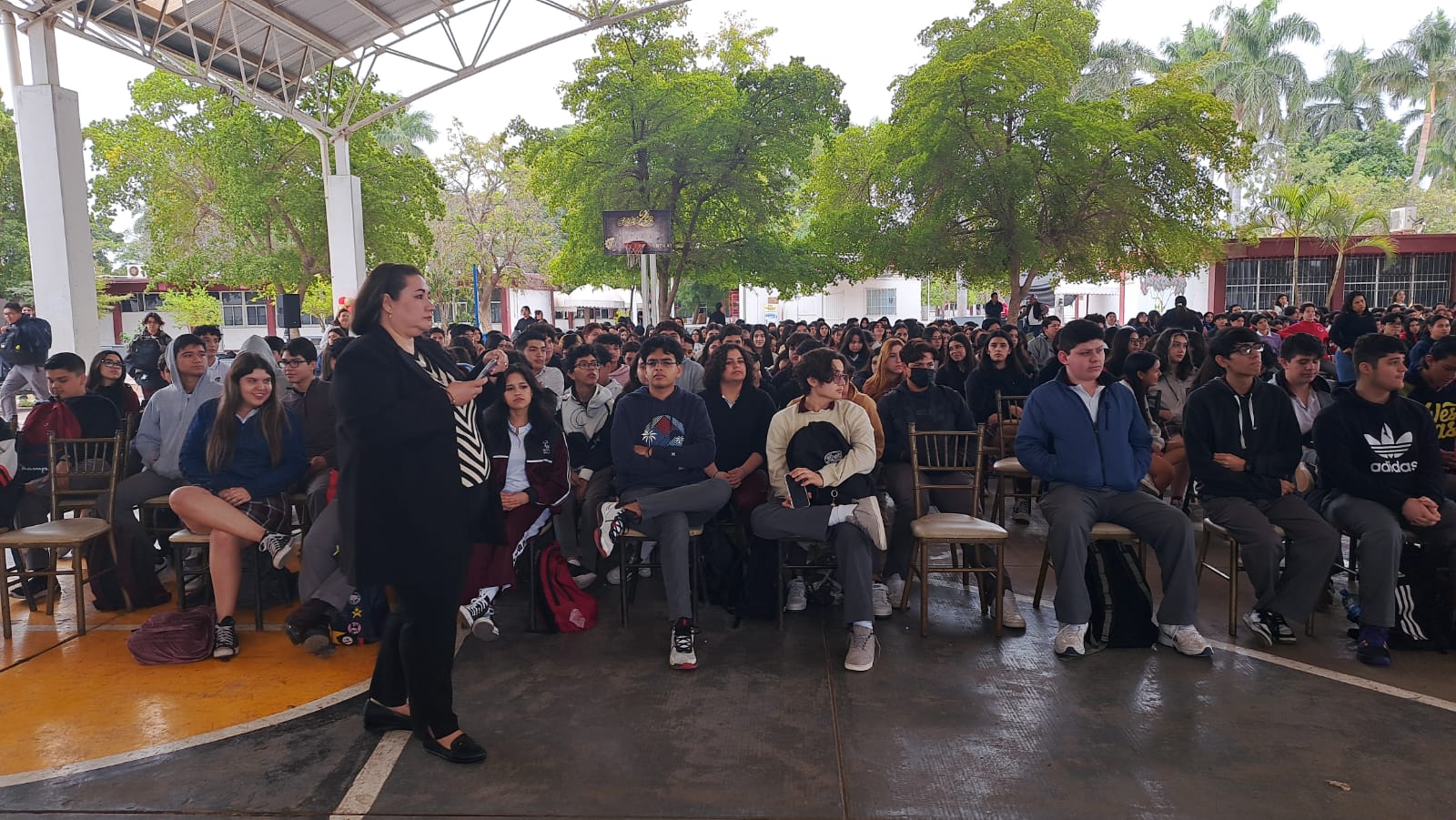 Conferencia de matemáticas en el CBTIs 43 de Los Mochis