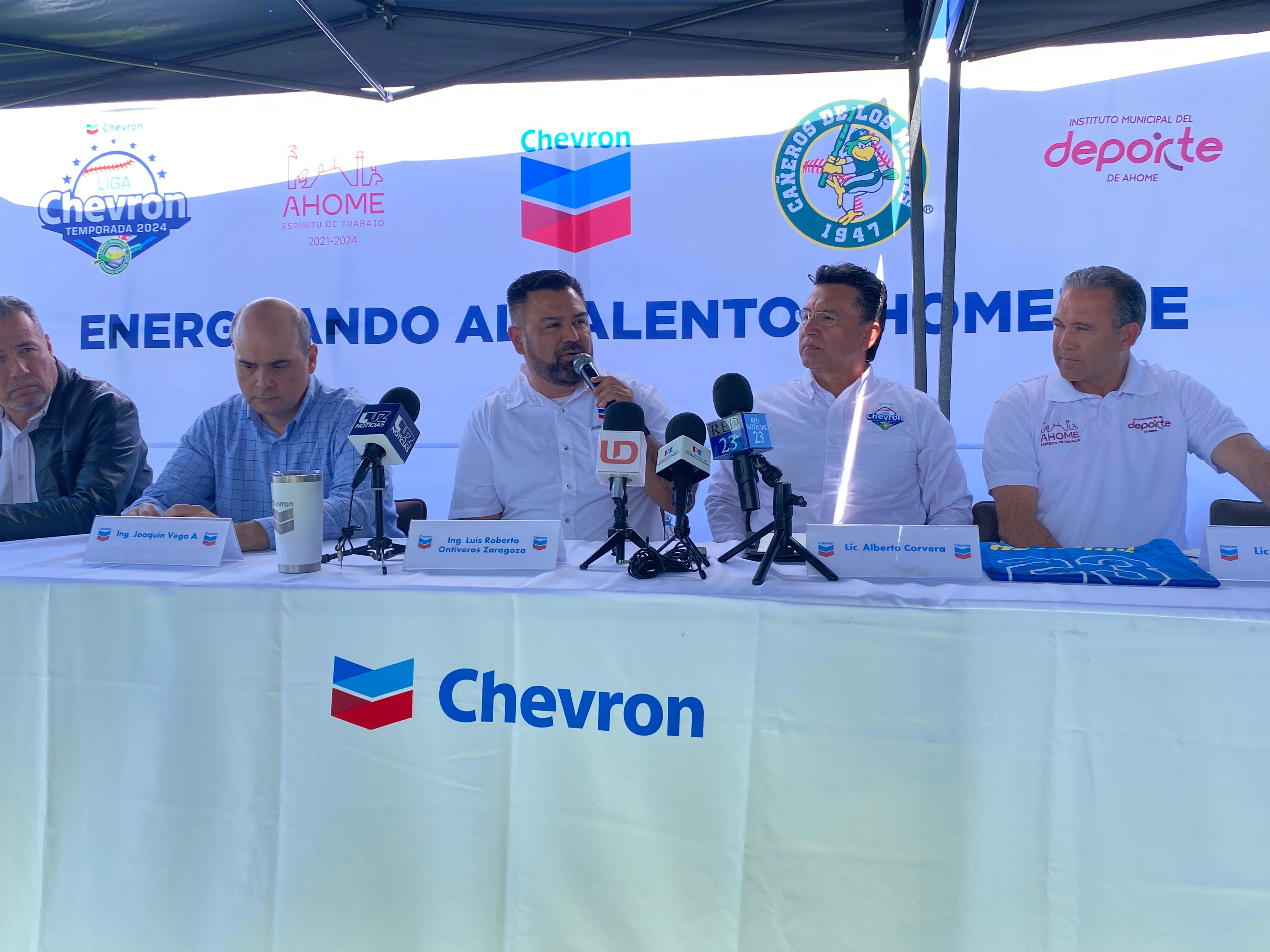 Luis Roberto Ontiveros Zaragoza, director Pacífico Fondo Empresarial, durante la conferencia de prensa para presentación de equipo de la Clemente Grijalva Cota