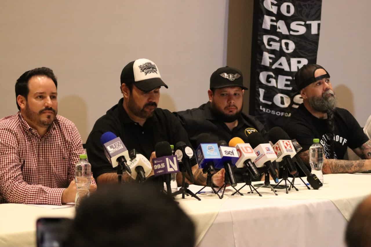 El consejo constructivo de la Semana de Moto ofreció una conferencia de prensa.