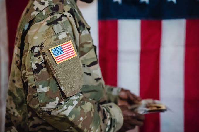 Confirman muerte de cinco marines tras caer su helicóptero en California