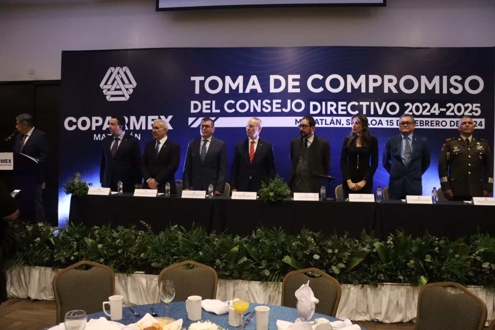 Personas en el evento de la dirigencia de Coparmex en Mazatlán