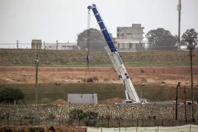 Egipto construye muro ante posible ataque de Israel; busca proteger a palestinos