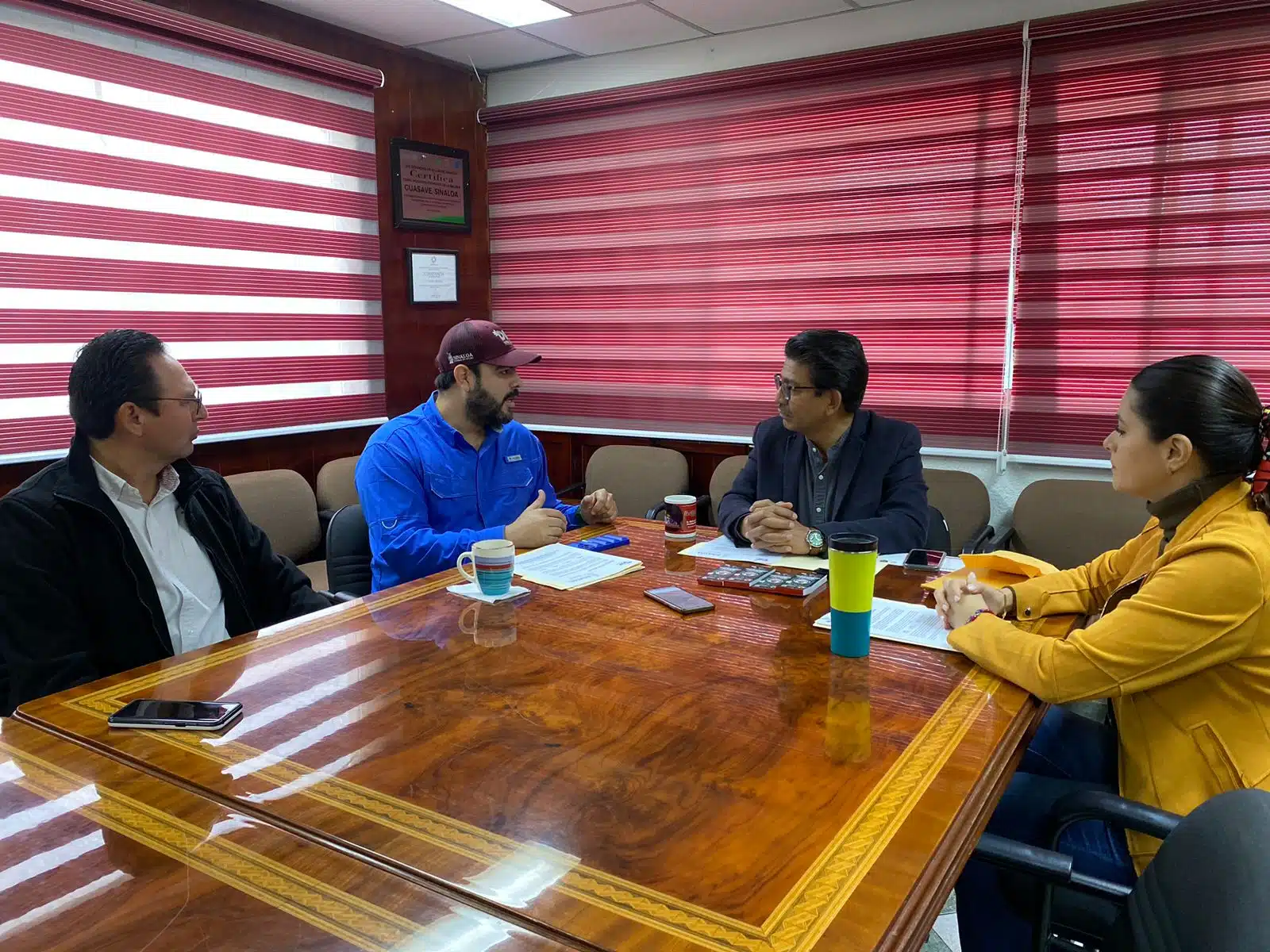 Reunión del coordinador de la zona norte del DIF Sinaloa presentó la Copa con Causa de Básquetbol al presidente municipal de Guasave Martín Ahumada