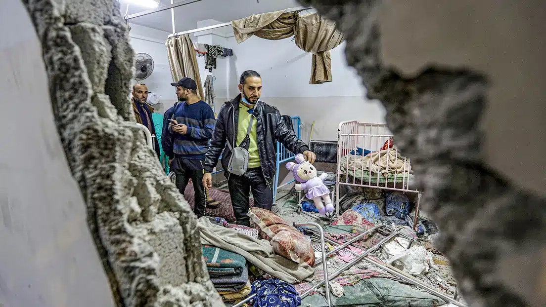Empleados de la OMS acceden a Hospital de Gaza y evacuan a 14 pacientes en estado crítico