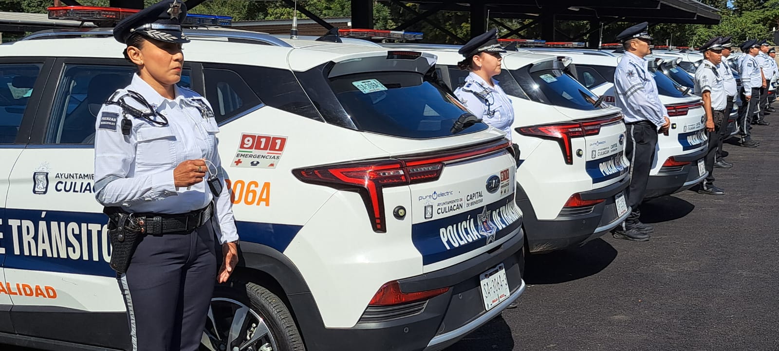 Entrega de patrullas de Policía de Tránsito en Culiacán