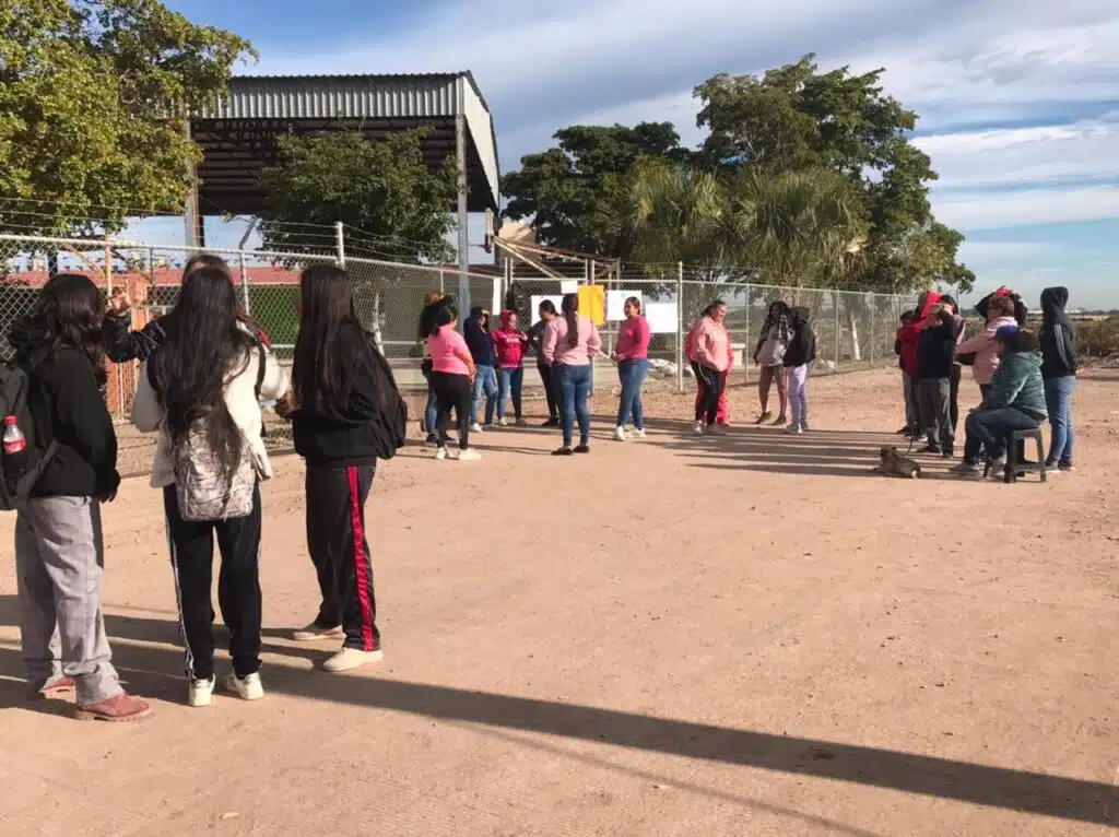 Después de cuatro meses envían maestros a telesecundaria de Paredones, Ahome