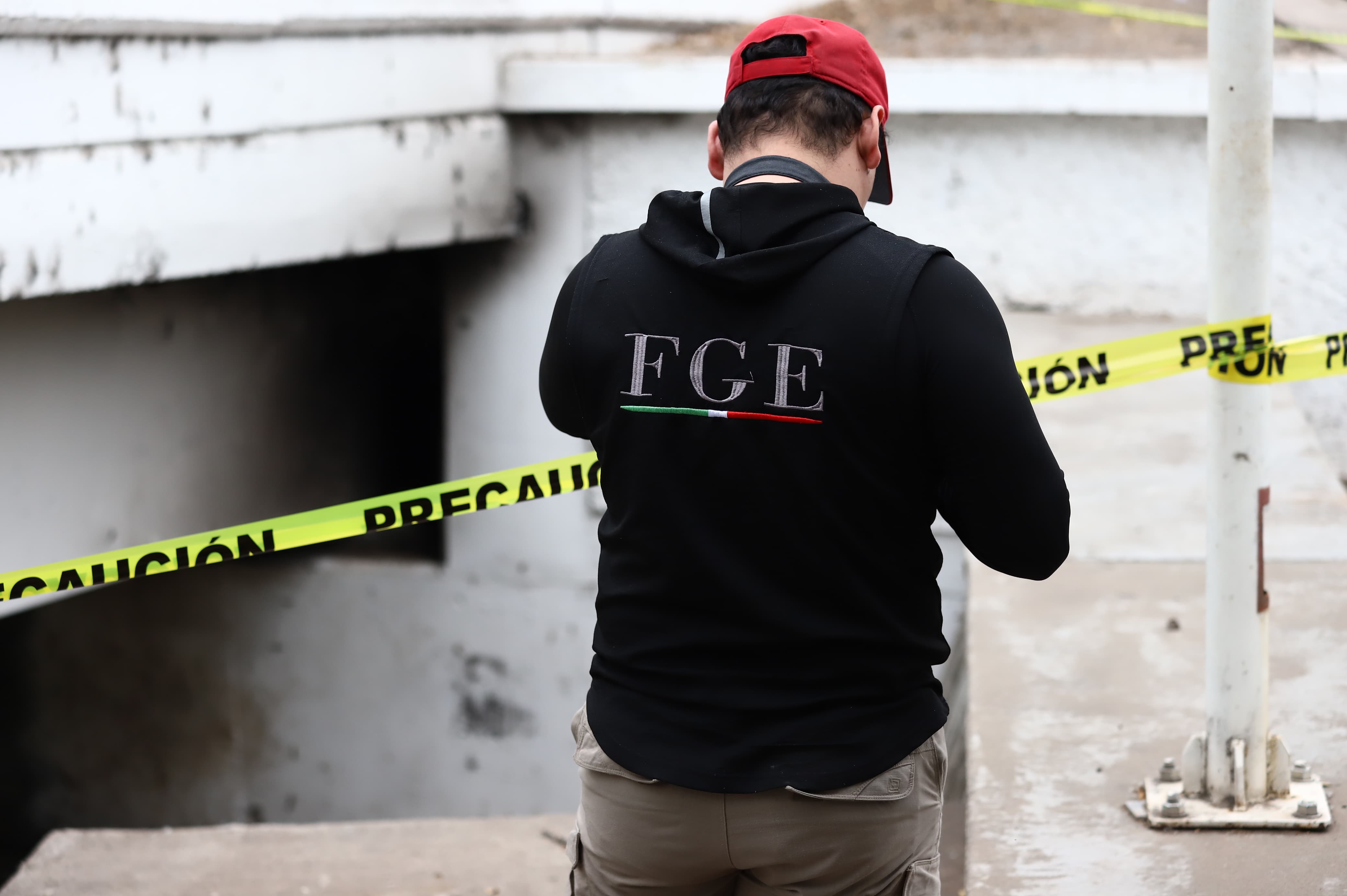 Elementos de Peritos de la Fiscalía General del Estado y policías investigadores