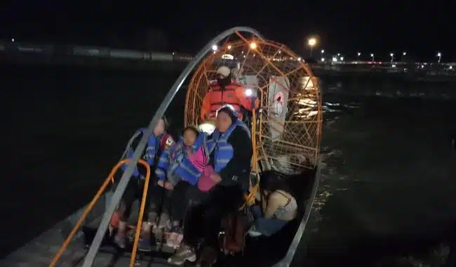 Familia en el Río Bravo