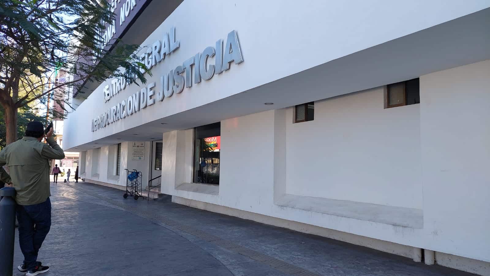 Familiares de las víctimas acudieron a la Fiscalía General del Estado