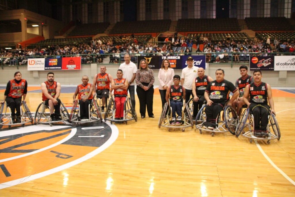 Foto oficial del juego con causa a favor de deportistas en silla de ruedas.