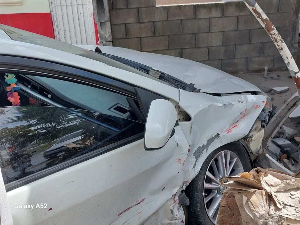 Fuerte choque en Las Mañanitas, en el noreste de Mazatlán