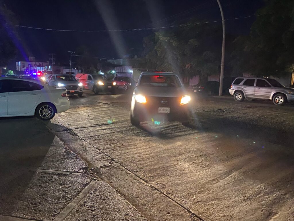 Carrozas en las que llegaron los cuerpos de 14 personas fallecidas en accidente de la máxipista Mazatlán-Culiacán