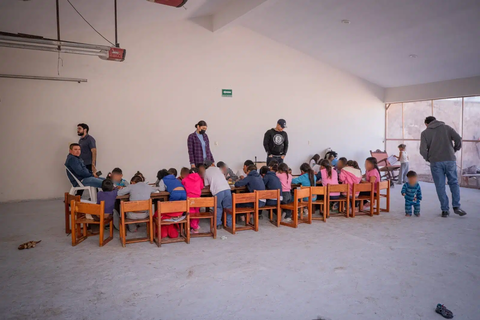 Niños, hijos de jornaleros agrícolas, en una guardería en Ruíz Cortines, Guasave