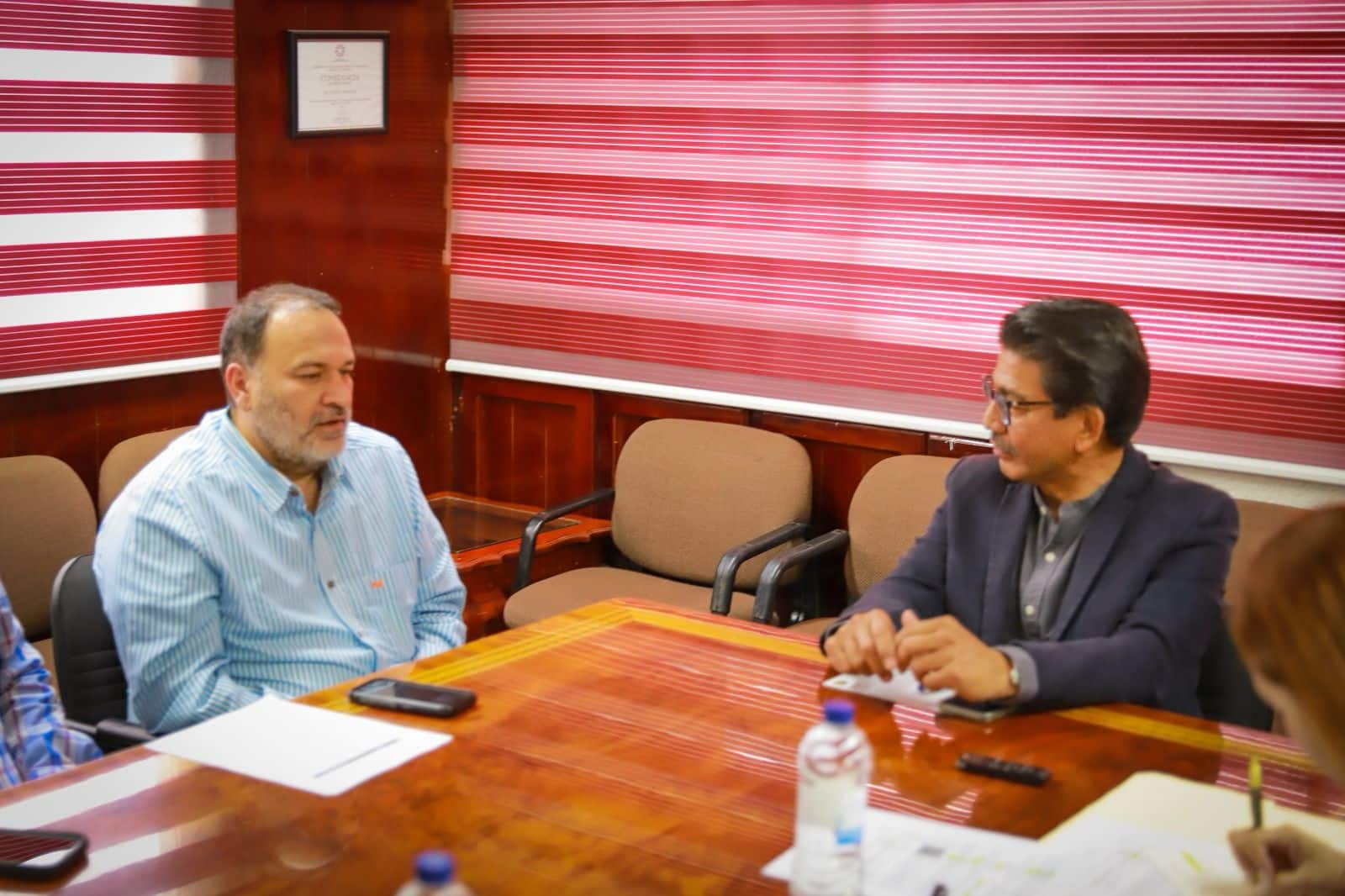 Héctor Modesto Félix Carrillo, director del Instituto Sinaloense de Desarrollo Social y el alcalde de Guasave, Martín Ahumada Quintero