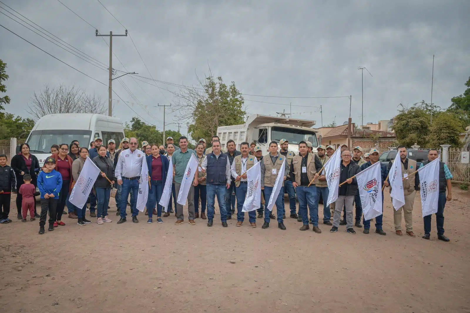 Banderazo por inicio de jornada de descacharrización en Salvador Alvarado