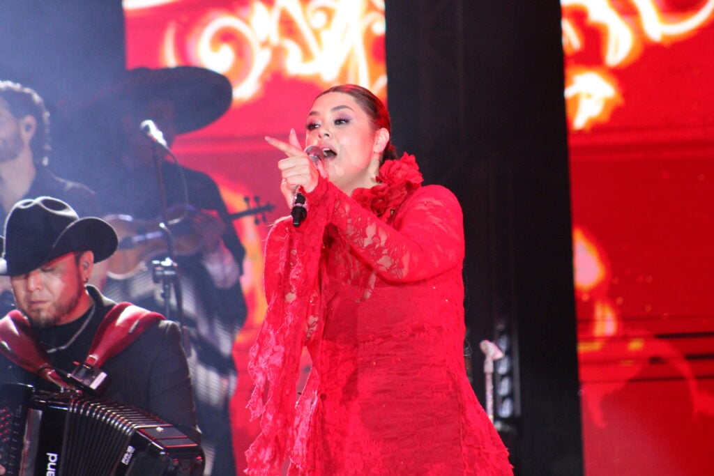 YURIDIA EN CONCIERTO EN LOS MOCHIS