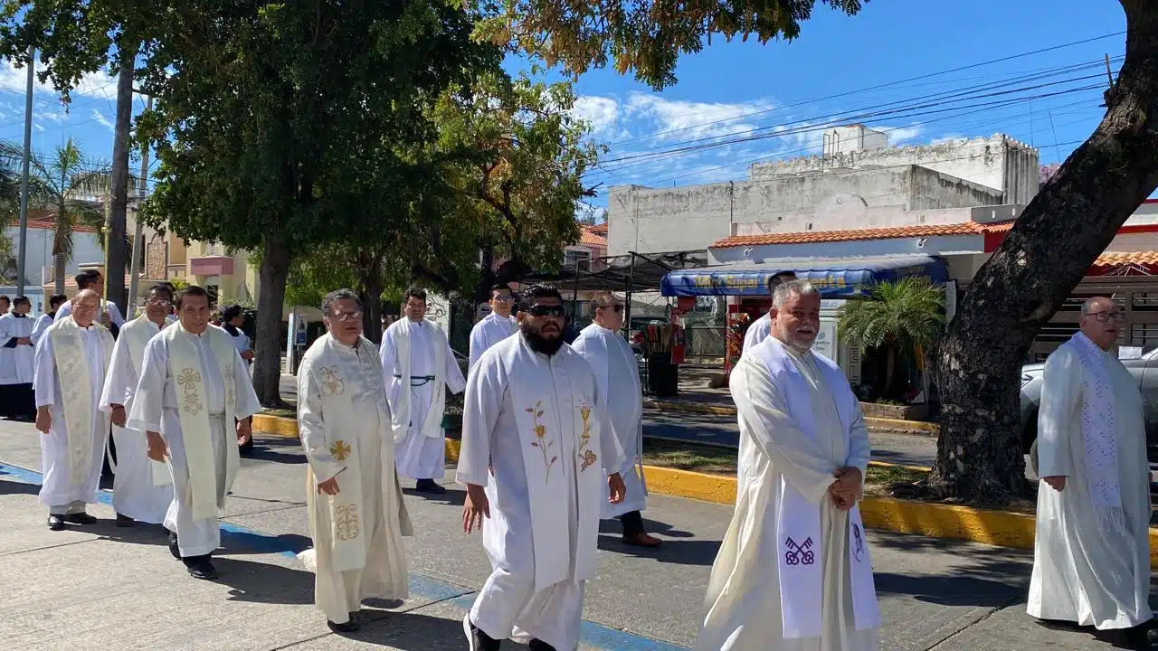 La Iglesia pide perdón por los excesos cometidos en el Carnaval de Mazatlán.