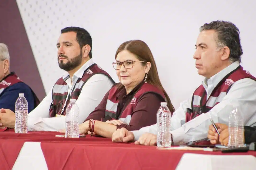 Dirigente estatal de Morena, Ulises Piña García y Diputada por morena Imelda Castro