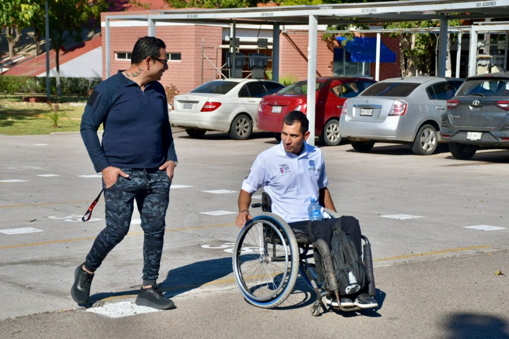 Personas con discapacidad acceden curso en la Unipol