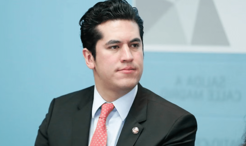 Renuncia Israel Zamora a bancada del PVEM en el Senado