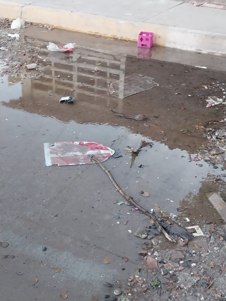 Agua tirada en Los Mochis