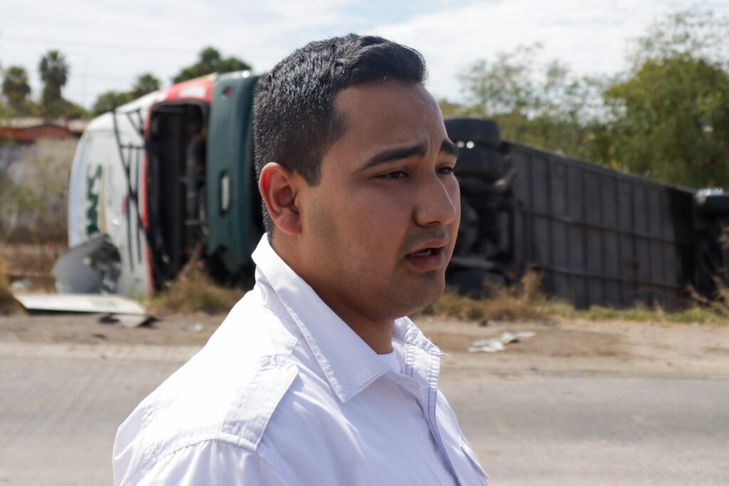José Ángel chofer del camión 370 de los Norte de Sinaloa en Estación Don