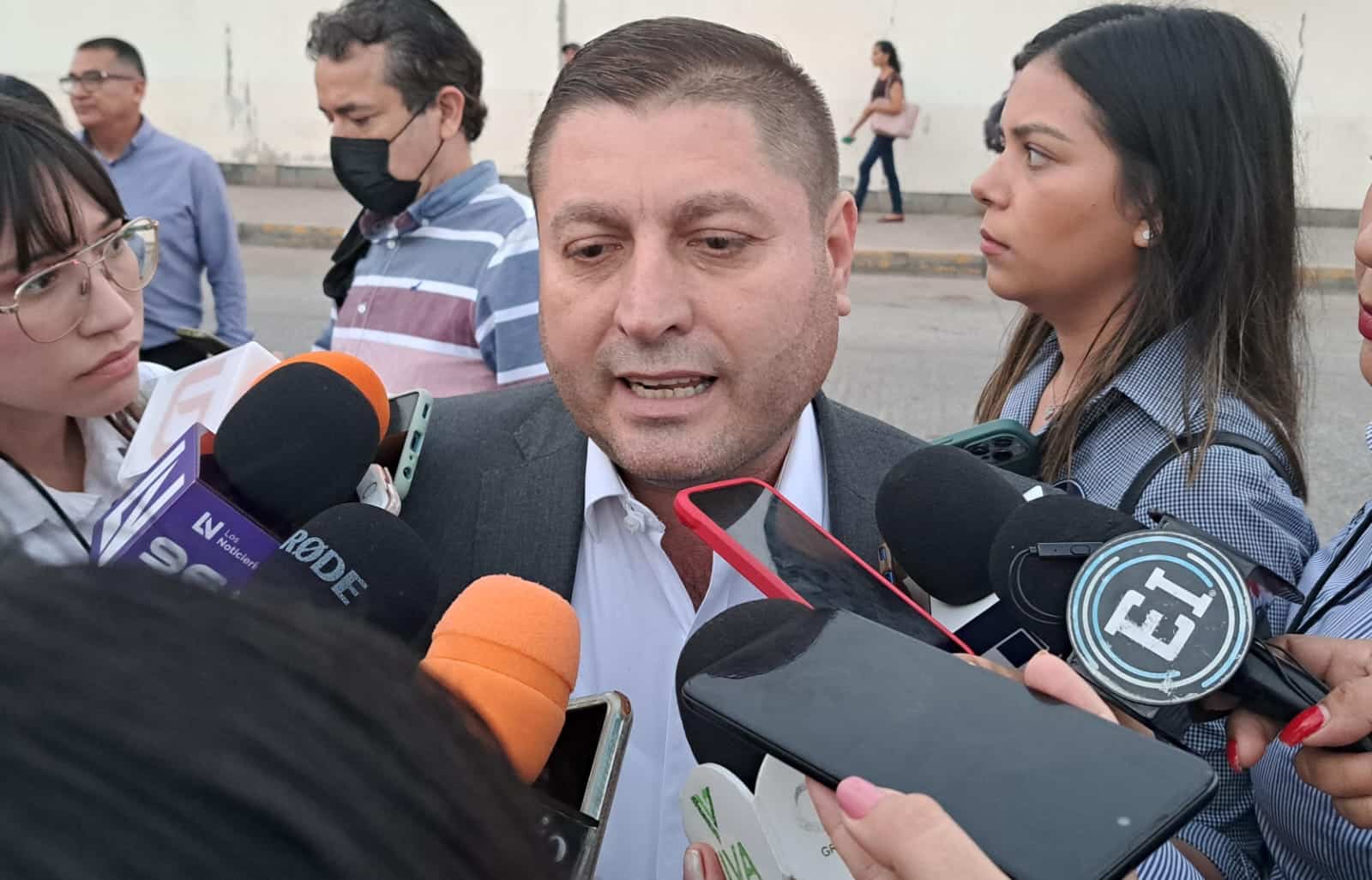 José Paz López Elenes, solicitará licencia para elecciones.