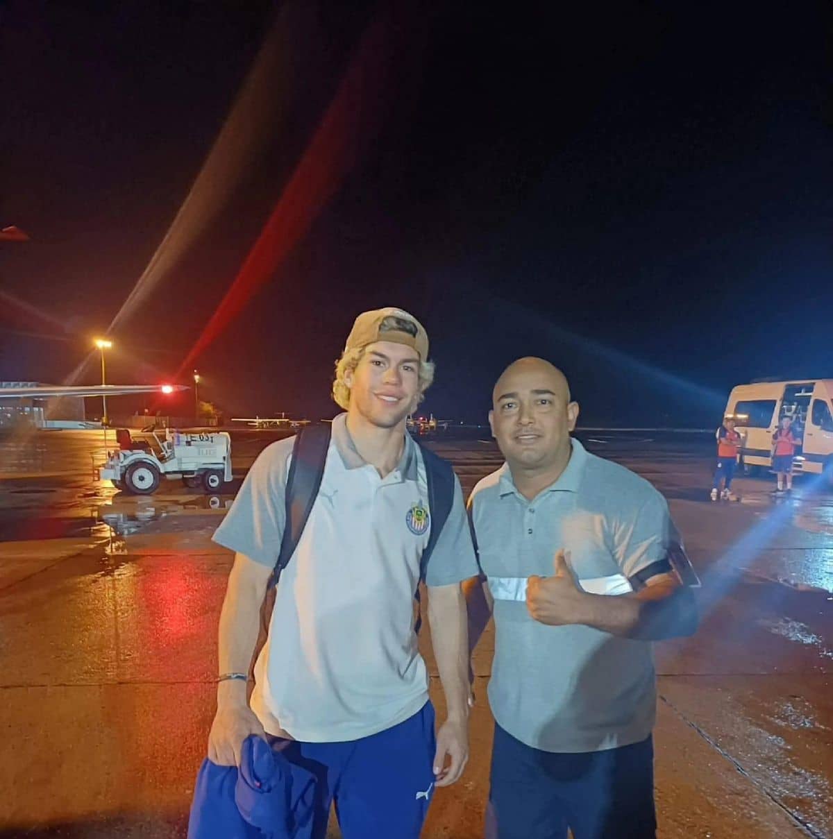 Cade Cowell a su llegada a Mazatlán.