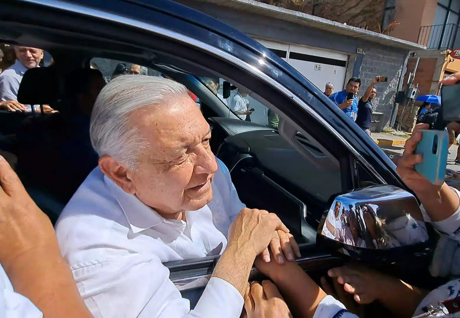 Andrés Manuel López Obrador visita el sur de Sinaloa