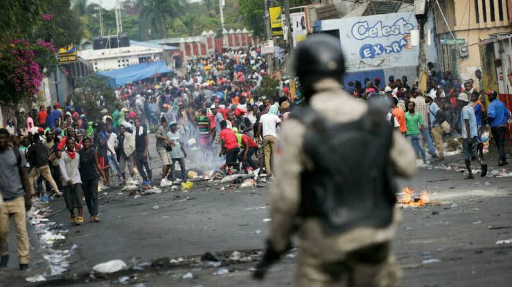 Luego de tres días de fuertes protestas, el primer ministro de Haití pide calma